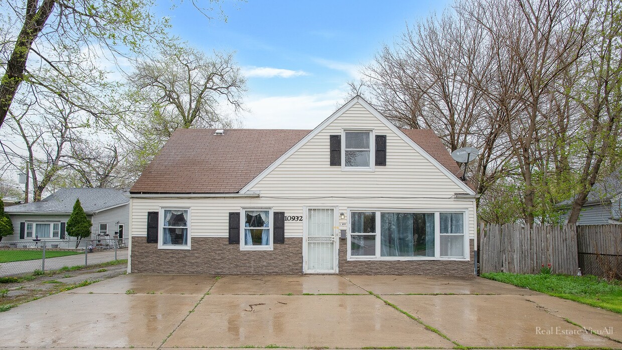 10932 W Grand Ave, Melrose Park, IL 60164 House Rental in Melrose