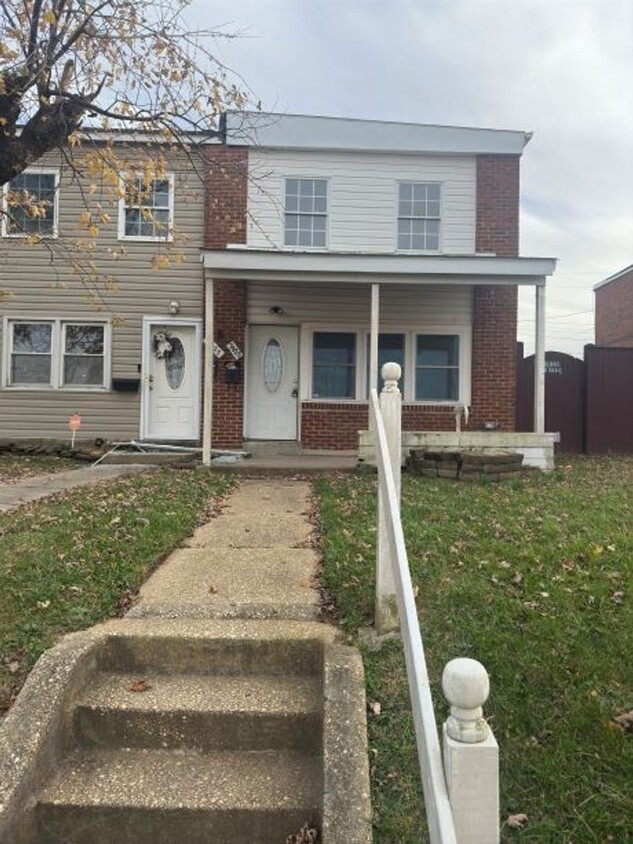 Foto principal - Three-Bedroom home in Baltimore