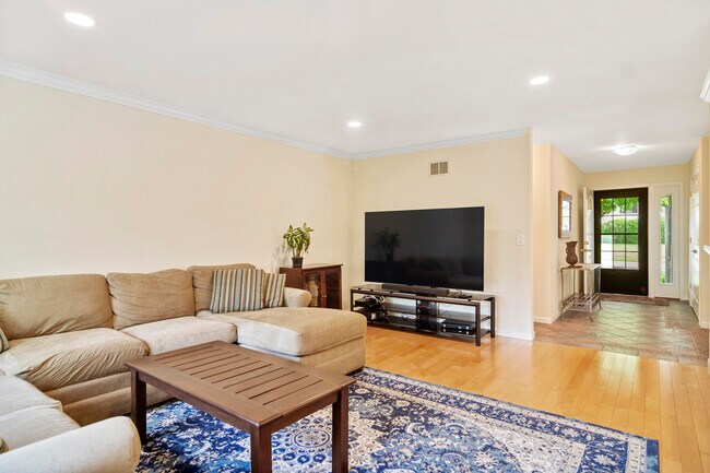 Foto del edificio - 812 Saratoga Ln