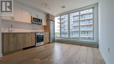 Building Photo - 1195 The Queensway
