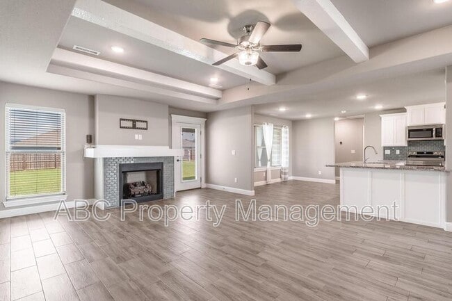 Building Photo - 328 N Otoe St