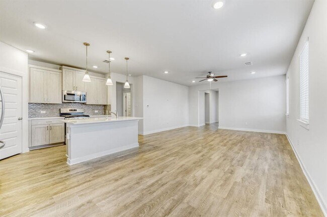 Foto del edificio - 315 Garner Dr