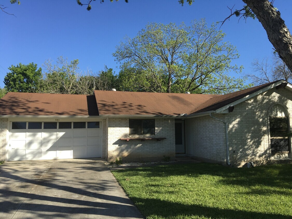 Photo - Welcome to 501 Marilyn Drive!