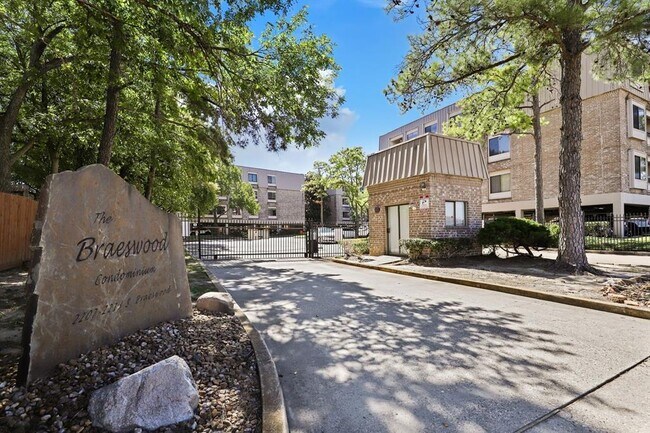 Foto del edificio - 2209 S Braeswood Blvd