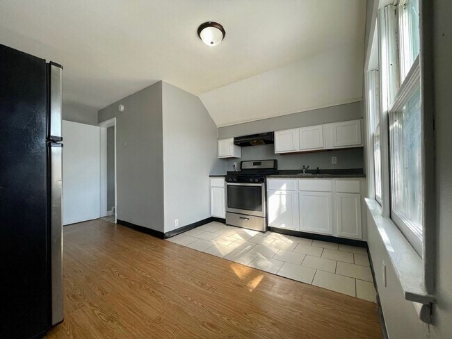 Building Photo - 98 Manitoba Avenue West