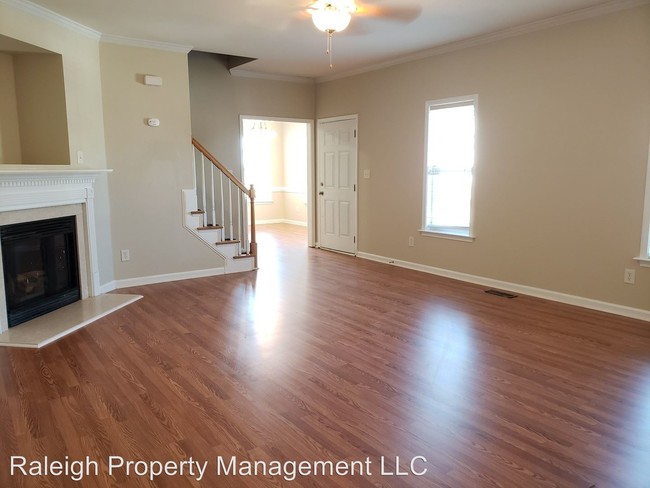 Building Photo - 4 br, 3 bath House - 424 Majestic Oak Drive