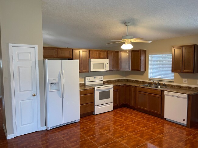 Building Photo - 2310 Pebble Ct. in Orangewood Village - Ju...