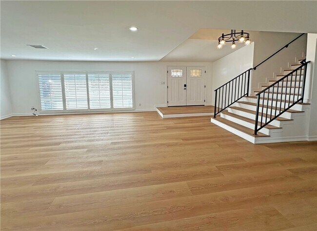 Building Photo - 10031 Birchwood Dr