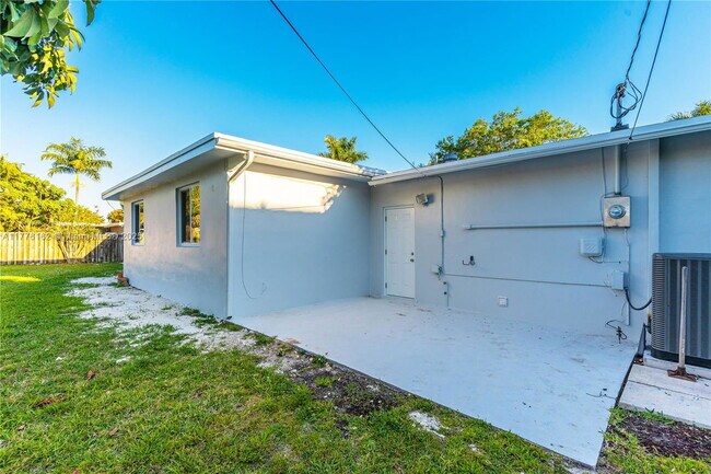Building Photo - 9375 SW 181st Terrace