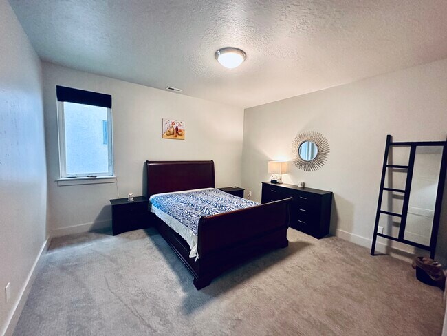 Las camas en la principal - 3755 S Single Tree Ave