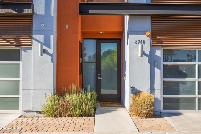 Foto del edificio - 2740 E Roma Ave
