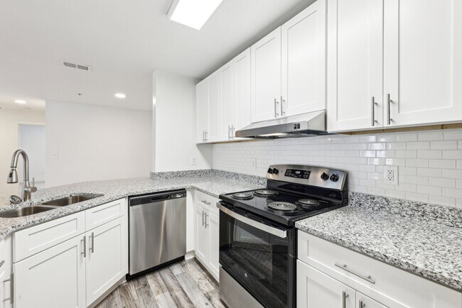 Foto del edificio - Wesley St. Claire Apartments at Lawrenceville