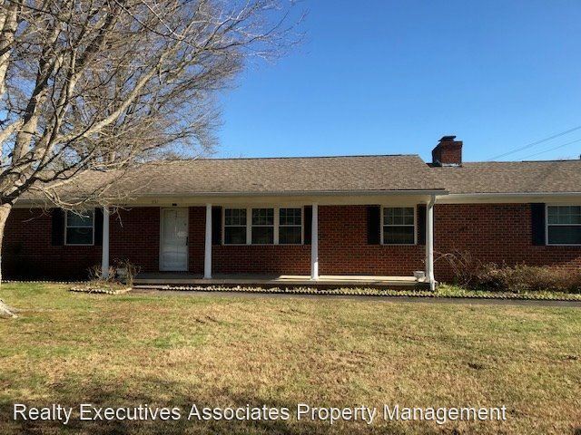 4 br, 3 bath House - 227 Luther Jackson Drive - House Rental in ...