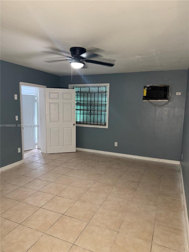 Foto del edificio - 1230 NW 180th Terrace