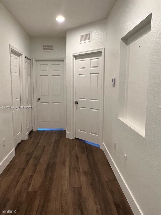 Building Photo - 3 br, 2.5 bath House - 2611 SW 85th Ter # 104