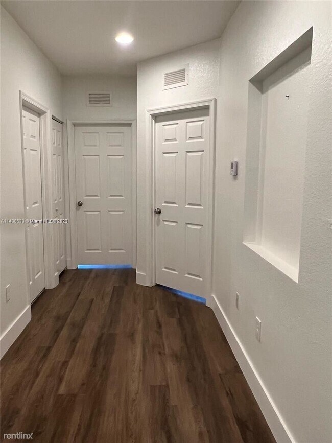 Foto del edificio - 3 br, 2.5 bath House - 2611 SW 85th Ter # 104