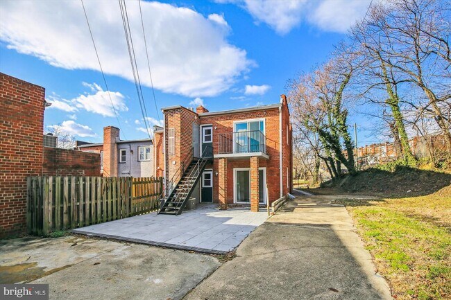 Building Photo - 2211 14th St NE