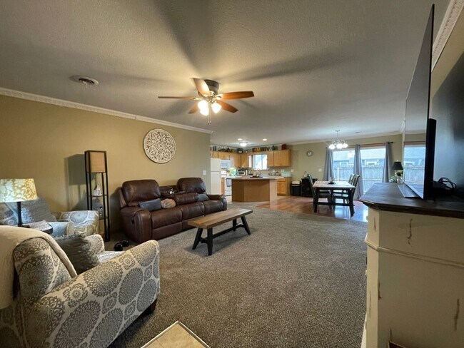 Building Photo - 360° VIRTUAL TOUR ~ Captivating Home!