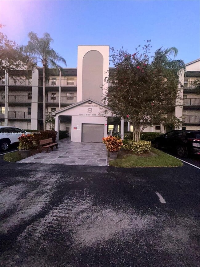 Foto del edificio - 1351 SW 125th Ave