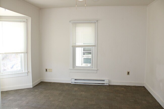 Foto del edificio - 224 N Main St