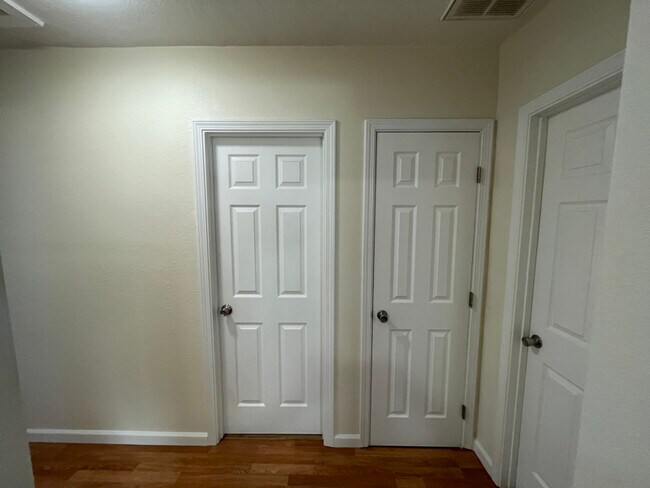 Foto del edificio - 1513 Marin St