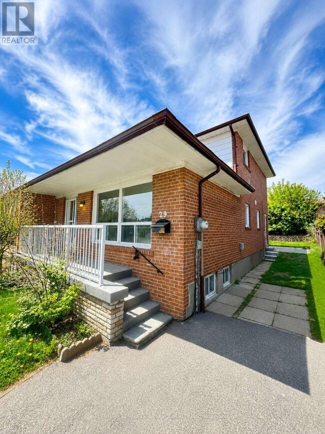 Building Photo - 29 Dellbrook Crescent