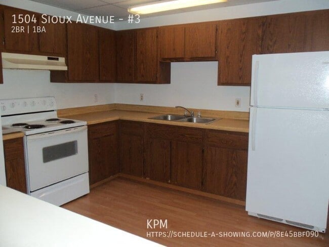 Building Photo - 1504 Sioux Ave