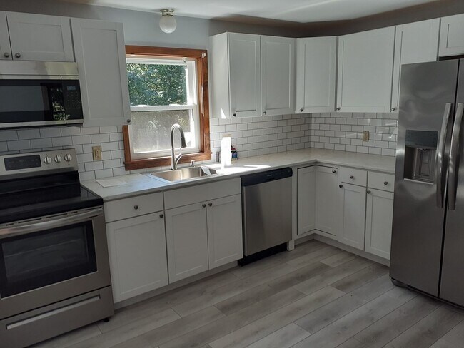 Building Photo - 48 Paine Rd