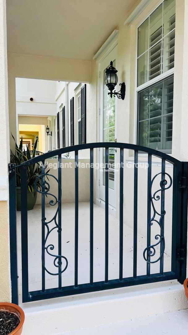 Foto del edificio - 8414 Gilford Ln