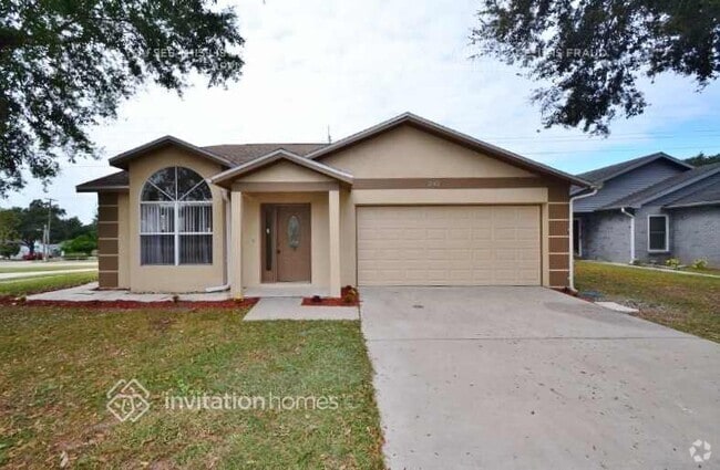 Building Photo - 2102 Ridgemore Dr