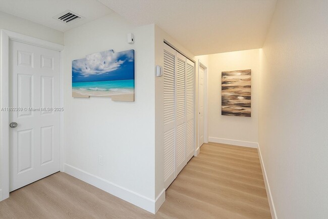 Foto del edificio - 5112 NW 79th Ave