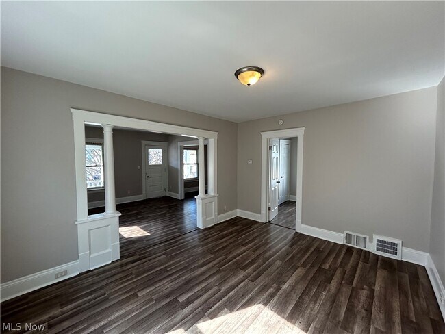 Foto del edificio - 3327 W 88th St