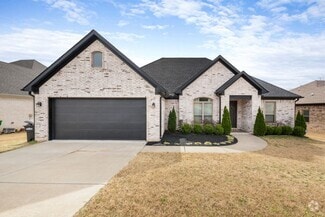 Building Photo - 9641 Oak Forest Ln