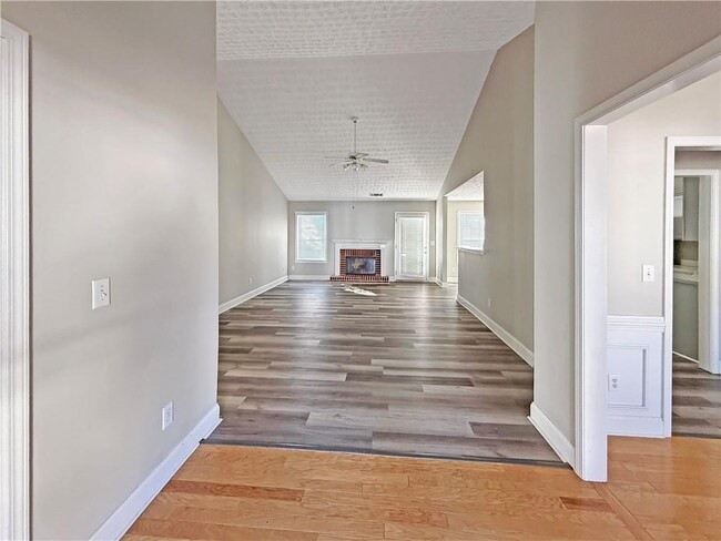 Building Photo - 3028 Express Ln NE