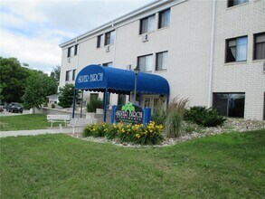 Building Photo - 303 Washington Ave