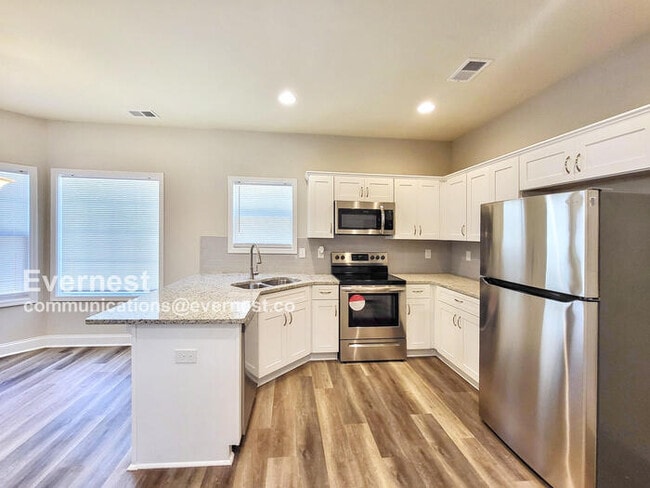 Building Photo - 1754 Live Oak Ln