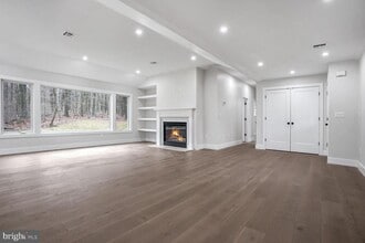 Building Photo - 358 Cherry Valley Rd