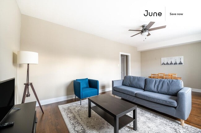 Building Photo - 3304 W Armitage Ave