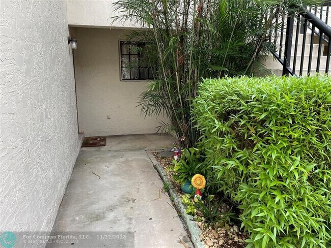 Photo - 12222 Royal Palm Blvd Apartment