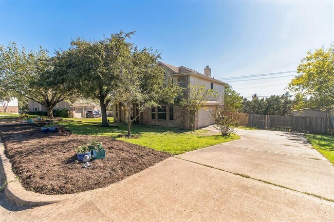 Building Photo - 7801 Callbram Ln