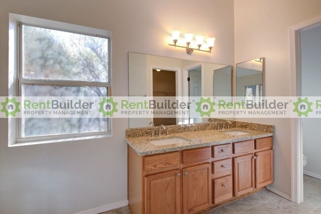 Foto del edificio - FALL SPECIAL: RENT THIS BEAUTIFUL HOME NOW!
