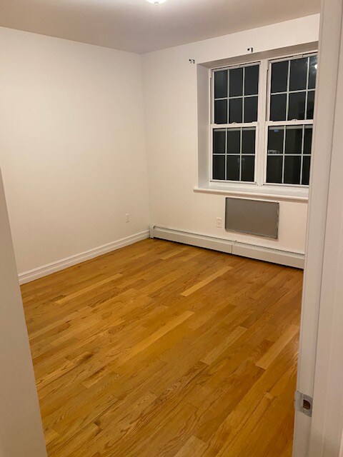 Foto del edificio - 53-12 102nd St