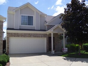 Building Photo - 679 Mountain Pine Dr