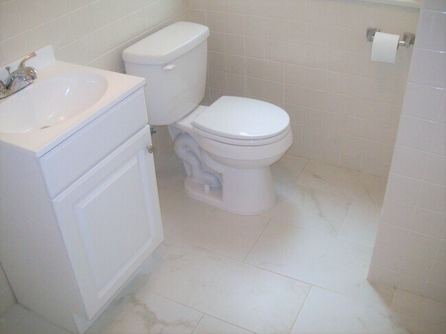 Remodeled bathroom - 1481 8th Ave