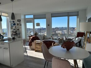 Building Photo - 125 Guest St