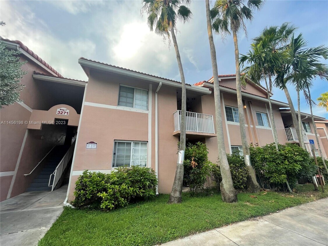 3271 Sabal Palm Manor Unit 104, Hollywood, FL 33024 Condo for Rent in