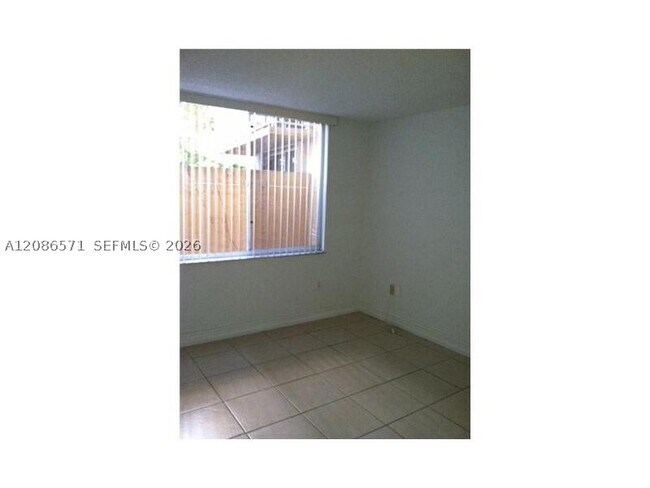Foto del edificio - 1740 NW N River Dr