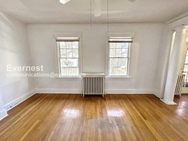 Foto del edificio - 3114 Barton Ave