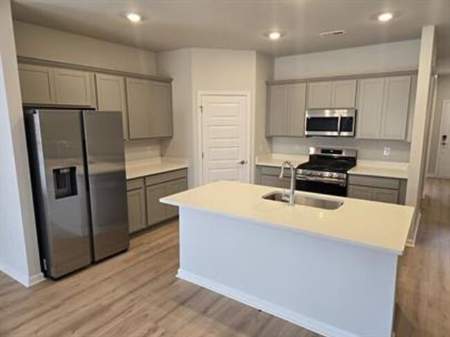 Building Photo - 14480 Mountain Strm Dr