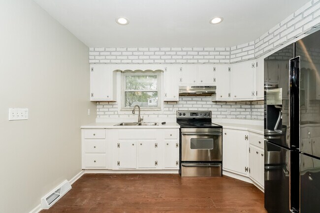 Building Photo - Beautiful Ranch Home in Great Location
